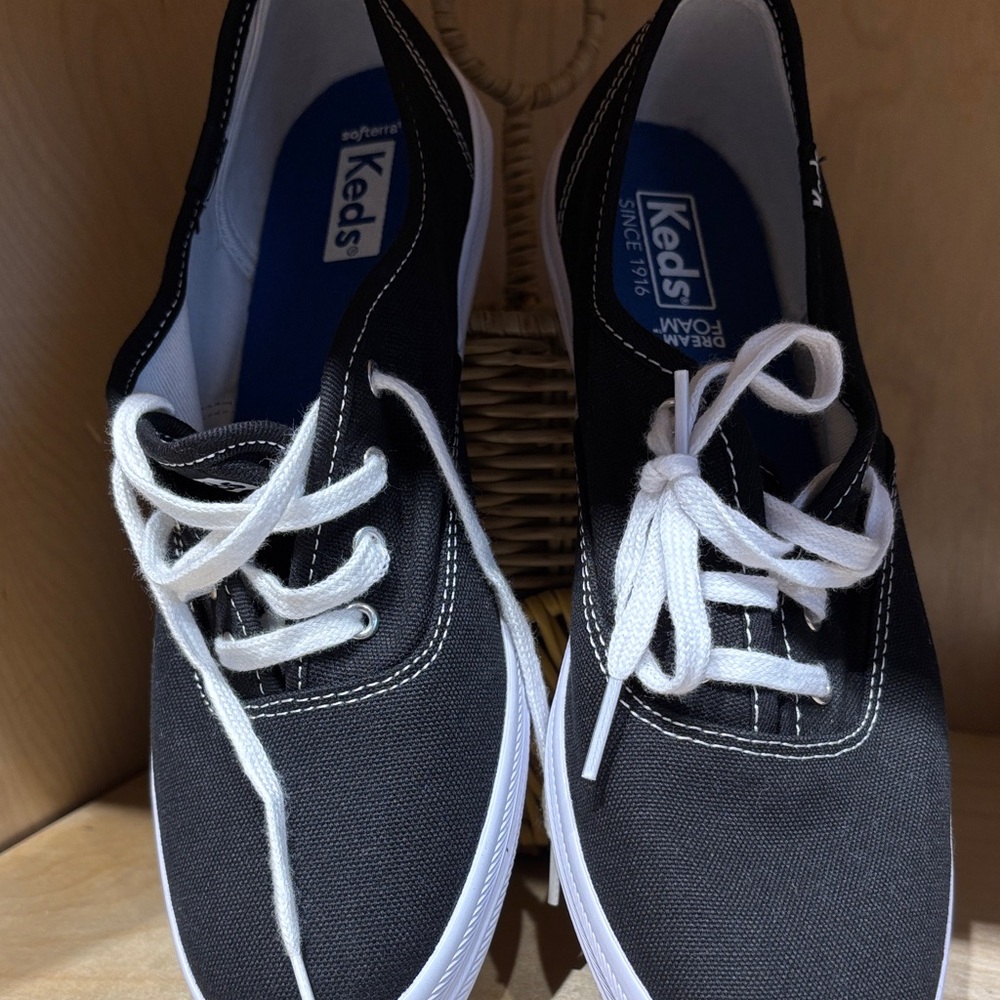 🔥SALE🔥Keds Ladies Black and White Sneakers